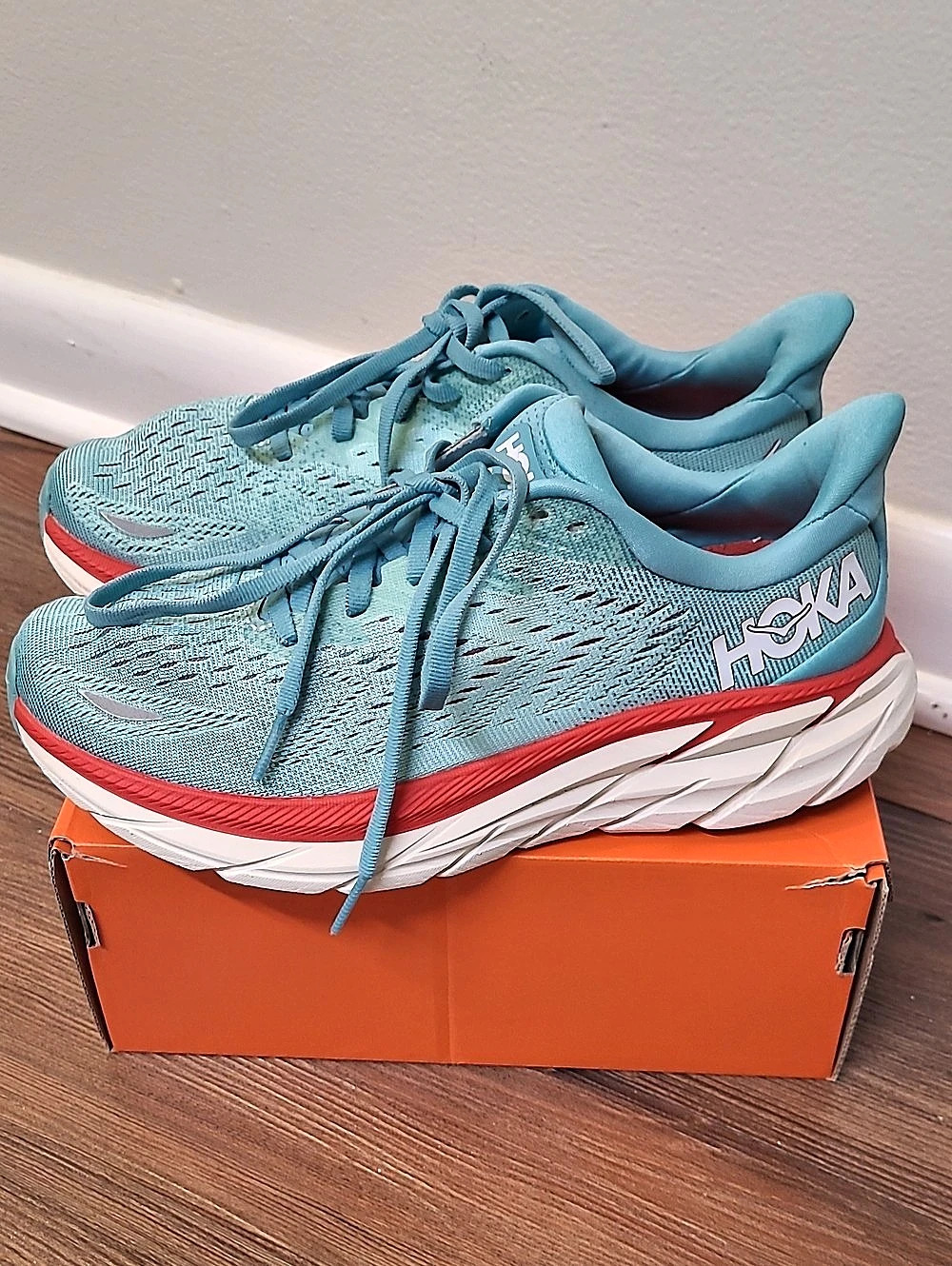 Hoka One Clifton 8 Women's Athletic Shoes US 7.5 Blue & Red